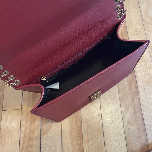 Red Metal Chain Leather Bag - Picture 9 of 10